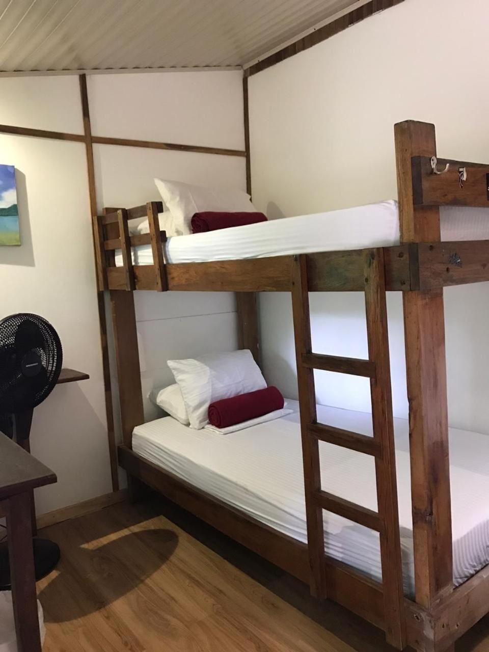 Hotel Mal Pais Surf Camp Playa Santa Teresa  Zewnętrze zdjęcie