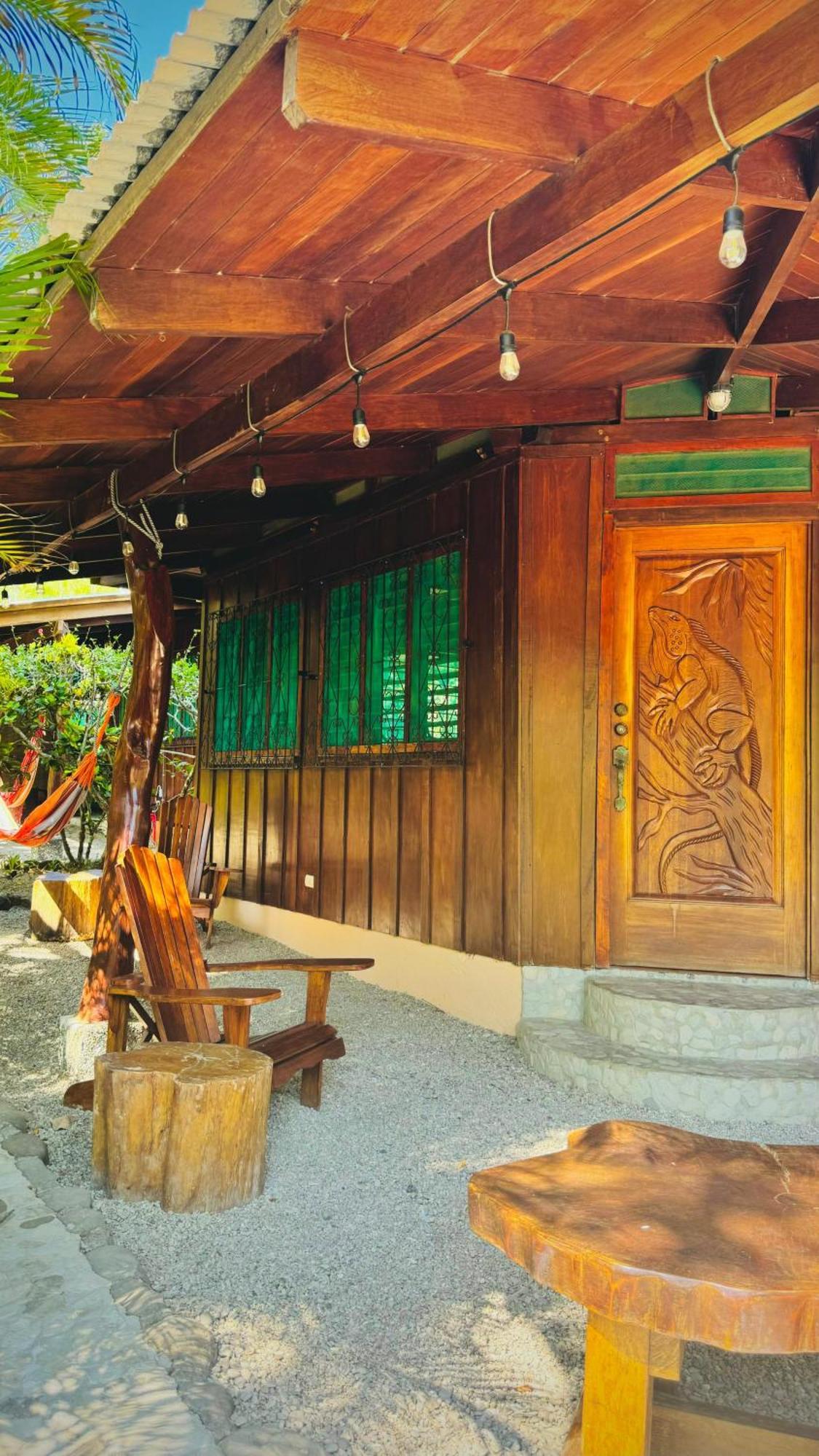 Hotel Mal Pais Surf Camp Playa Santa Teresa  Zewnętrze zdjęcie