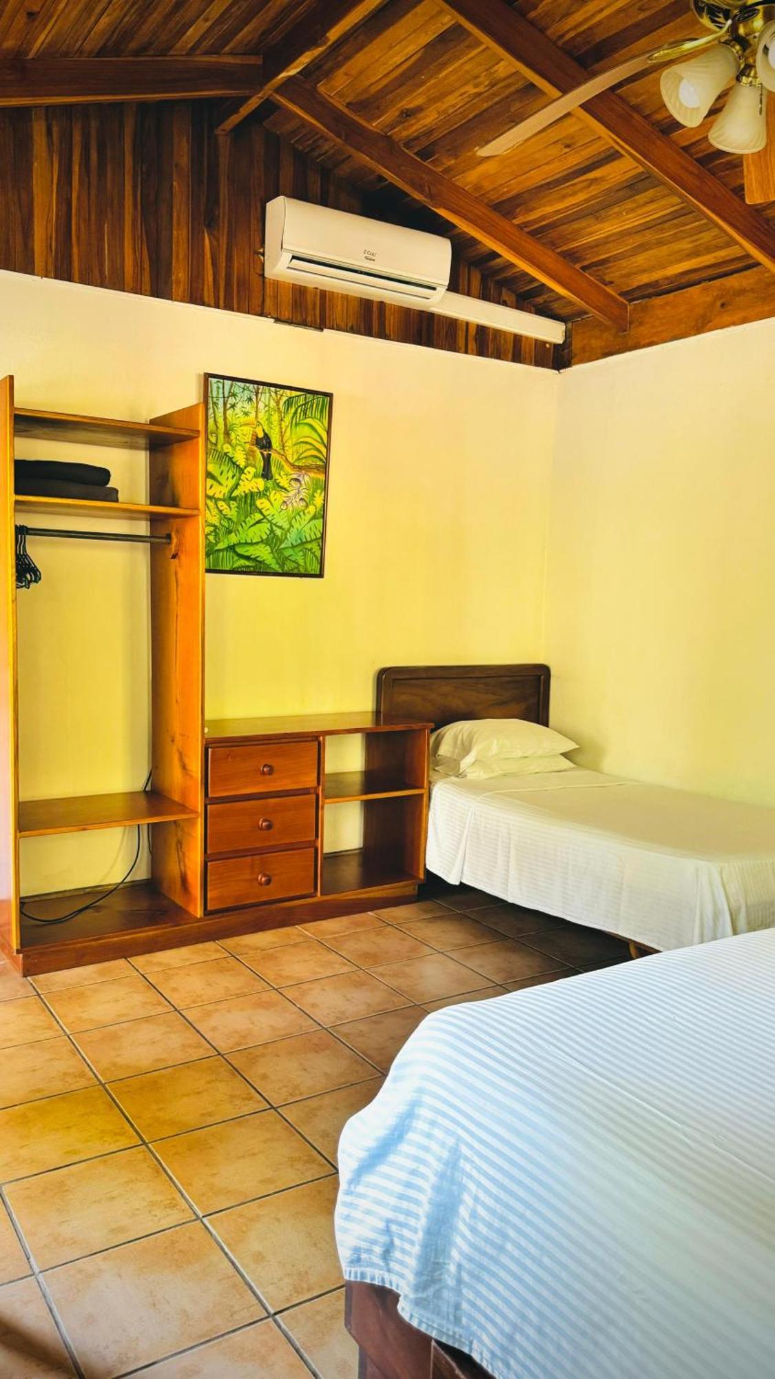 Hotel Mal Pais Surf Camp Playa Santa Teresa  Zewnętrze zdjęcie